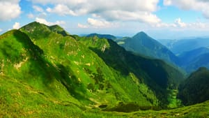 Погода на вересень 2026 у Західній Україні та Закарпатті: коли похолодає, заморозки й перший сніг тень от облаков на горах