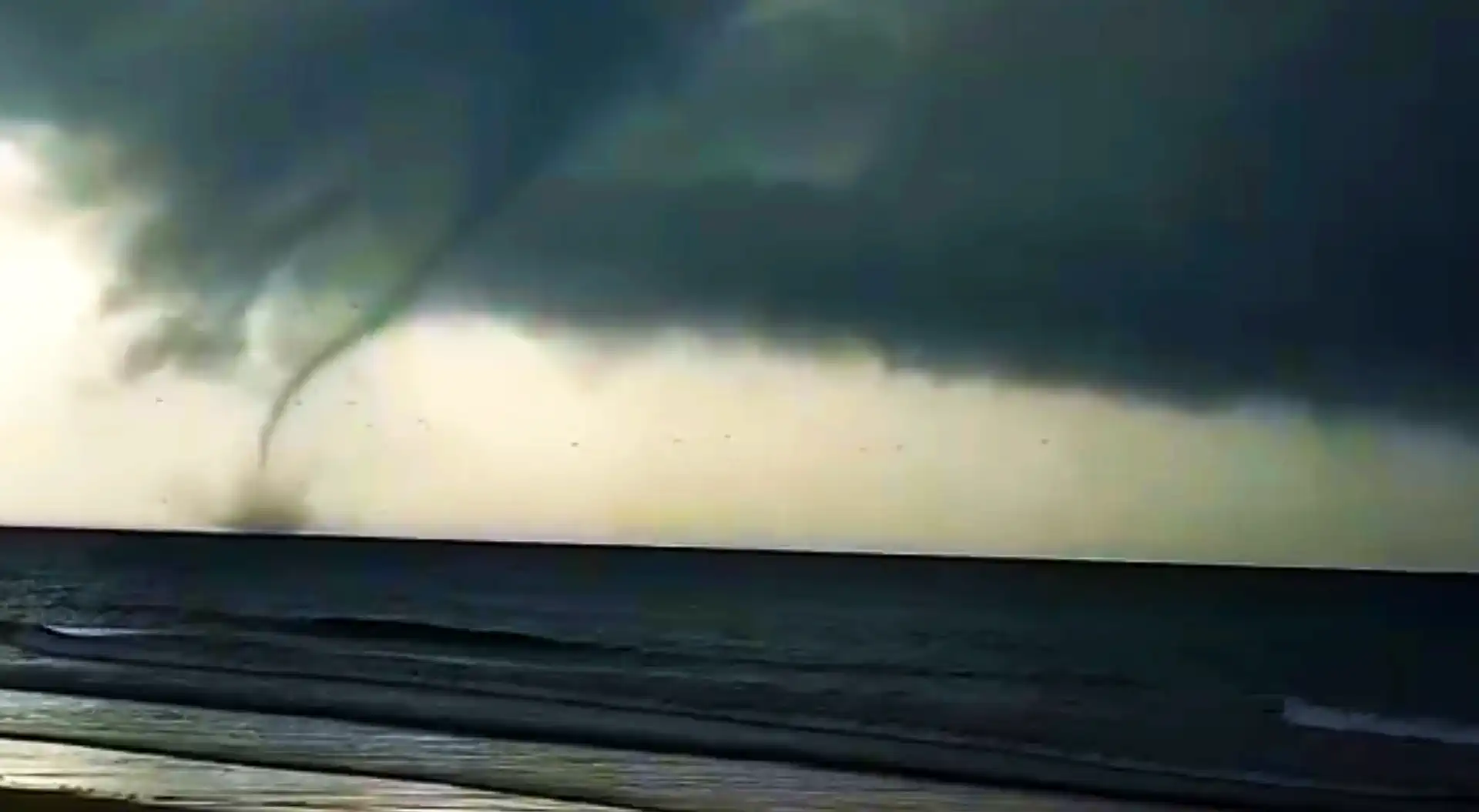 Tornado in UAE