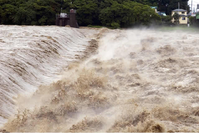 Сильні дощі стали причиною зсуву в Хіросімі