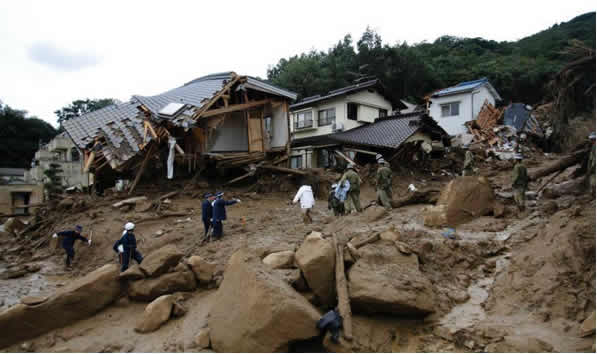 Сильные дожди стали причиной оползень в Хиросиме