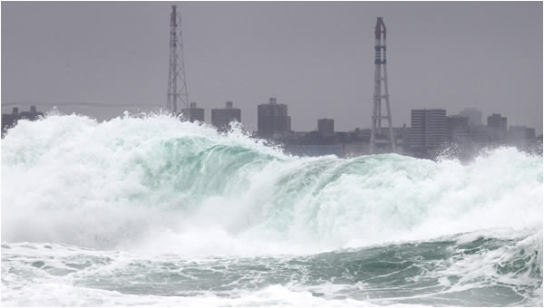 Тайфун «Дуджуан» движется к берегам Японии и Тайваня
