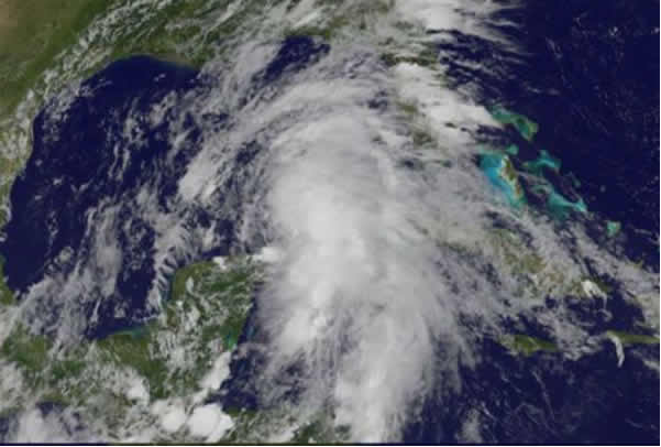 На Флориду надвигается ураган «Колин»