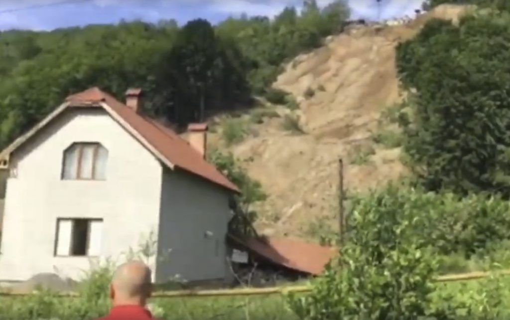 Оползень на Закарпатье разрушил жилые дома