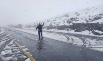 South Africa\'s Eastern Cape Transformed into a Snowy Wonderland Amid Unexpected November Snowfall