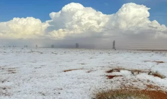 Saudi Desert Transformed: Unbelievable Winter Wonderland After Extreme Hailstorms